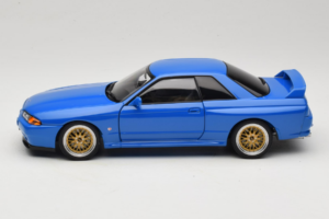 Nissan Skyline GT-R R32 V-Spec II Tuned Blue AUTOart 1:18 77415 Diecast — photo 4 of 8