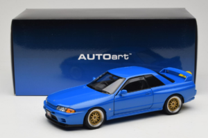 Nissan Skyline GT-R R32 V-Spec II Tuned Blue AUTOart 1:18 77415 Diecast — photo 8 of 8