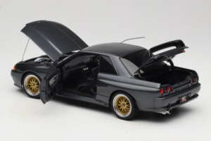 Nissan Skyline GT-R R32 V-Spec II Tuned Gun Grey Metallic AUTOart 1:18 77417 Diecast — photo 5 of 8