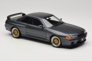 Nissan Skyline GT-R R32 V-Spec II Tuned Gun Grey Metallic AUTOart 1:18 77417 Diecast — photo 6 of 8