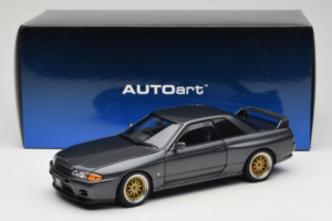 Nissan Skyline GT-R R32 V-Spec II Tuned Gun Grey Metallic AUTOart 1:18 77417 Diecast — photo 8 of 8