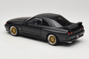 Nissan Skyline GT-R R32 V-Spec II Tuned Version Matt Black AUTOart 1:18 77418 Diecast — photo 7 of 8