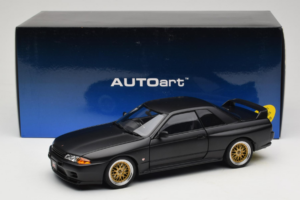 Nissan Skyline GT-R R32 V-Spec II Tuned Version Matt Black AUTOart 1:18 77418 Diecast — photo 8 of 8
