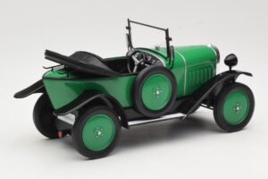 Opel 4 PS Laubfrosch Green MCG 1:18 MCG18050 Diecast — photo 2 of 6