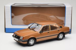 Opel Ascona C Berlina Beige Metallic MCG 1:18 MCG18459 Diecast — photo 6 of 6