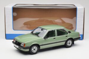 Opel Ascona C Metallic Light Green MCG 1:18 MCG18458 Diecast — photo 6 of 6
