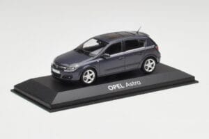 Opel Astra H Dark Blue Minichamps 1:43 B24910027-A1 Diecast — photo 2 of 4