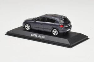 Opel Astra H Dark Blue Minichamps 1:43 B24910027-A1 Diecast — photo 3 of 4