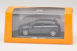 Opel Astra H Grey Minichamps 1:43 B24910027A Diecast — photo 4 of 4
