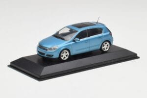 Opel Astra H Light Blue Minichamps 1:43 400043001 Diecast — photo 2 of 4