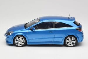 Opel Astra H OPC Arden Blue Otto 1:18 OT473 Resin — photo 3 of 6