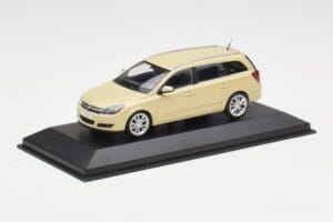 Opel Astra H Estate Yellow Minichamps 1:43 1799098 Diecast — photo 2 of 4