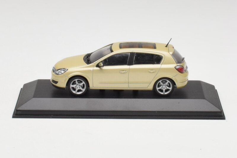 Opel Astra H Yellow Metallic Minichamps 1:43 403043003 Diecast