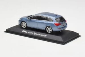 Opel Astra J Sports Tourer Blue Metallic Minichamps 1:43 400049012 Diecast — photo 3 of 4