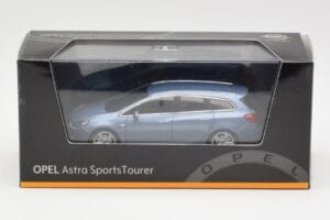 Opel Astra J Sports Tourer Blue Metallic Minichamps 1:43 400049012 Diecast — photo 4 of 4