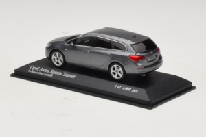 Opel Astra J Sports Tourer Minichamps 1:43 400049014 Diecast — photo 3 of 4