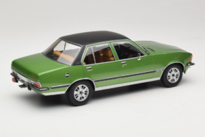 Opel Commodore B Green MCG 1:18 MCG18565 Diecast — photo 2 of 6