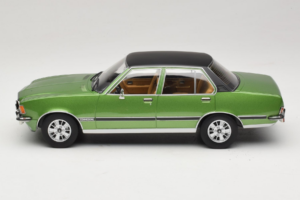 Opel Commodore B Green MCG 1:18 MCG18565 Diecast — photo 3 of 6