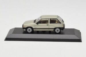 Opel Corsa A Swing Green Minichamps 1:43 400045002 Diecast