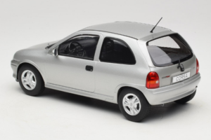Opel Corsa B Grey Metallic MCG 1:18 MCG18515 Diecast — photo 5 of 6