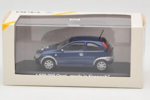 Opel Corsa C 1.5M Made in Eisenach Minichamps 1:43 OPEL003 Diecast — photo 4 of 4