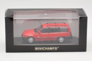 Opel Kadett E Club Station Wagon Red Minichamps 1:43 400045910 Diecast — photo 2 of 3
