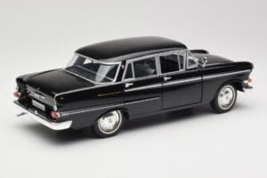 Opel Kapitan P1 Black Revell 1:18 08822 Diecast — photo 3 of 8
