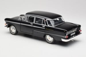 Opel Kapitan P1 Black Revell 1:18 08822 Diecast — photo 7 of 8