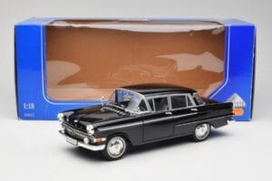 Opel Kapitan P1 Black Revell 1:18 08822 Diecast — photo 8 of 8
