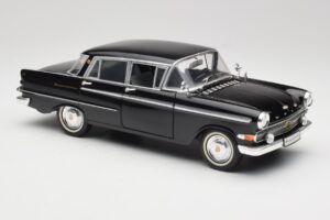 Opel Kapitan P2 Black Revell 1:18 08821 Diecast — photo 6 of 8