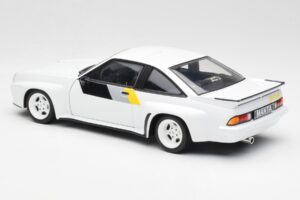 Opel Manta 400 Homologation White Revell 1:18 8819 Diecast — photo 7 of 8