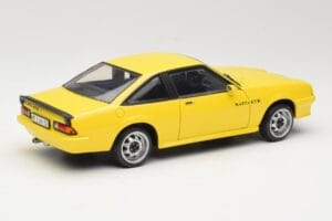 Opel Manta B GT/E Yellow Revell 1:18 08421 Diecast — photo 3 of 8