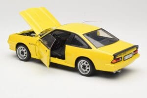 Opel Manta B GT/E Yellow Revell 1:18 08421 Diecast — photo 5 of 8
