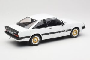 Opel Manta B Sport White MCG 1:18 MCG18237 Diecast — photo 2 of 6