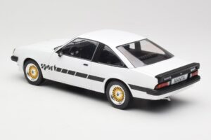 Opel Manta B Sport White MCG 1:18 MCG18237 Diecast — photo 5 of 6