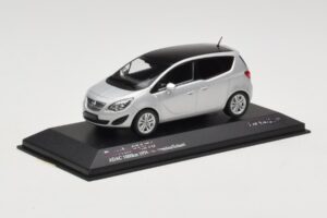 Opel Meriva B Silver Metallic Minichamps 1:43 400040000 Diecast — photo 2 of 4