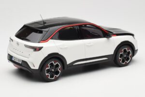 Opel Mokka-E GS Line Jada White Otto 1:18 OT1045 Resin — photo 2 of 6