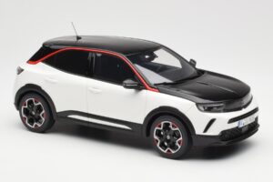 Opel Mokka-E GS Line Jada White Otto 1:18 OT1045 Resin — photo 4 of 6