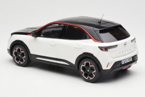Opel Mokka-E GS Line Jada White Otto 1:18 OT1045 Resin — photo 5 of 6
