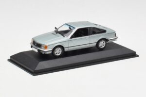 Opel Monza A Silver Minichamps 1:43 400045122 Diecast — photo 2 of 4