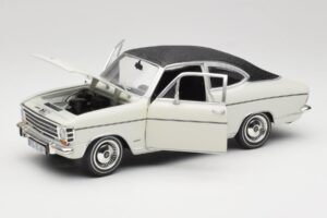 Opel Olympia A Coupe White Black Revell 1:18 8446 Diecast — photo 2 of 8