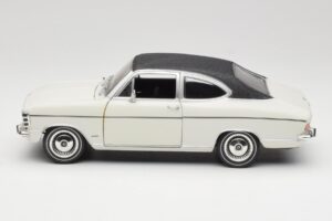 Opel Olympia A Coupe White Black Revell 1:18 8446 Diecast — photo 4 of 8