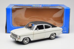 Opel Olympia A Coupe White Black Revell 1:18 8446 Diecast — photo 8 of 8