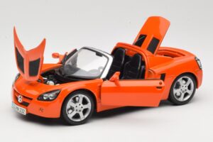 Opel Speedster Orange Maisto 1:18 31615 Diecast — photo 2 of 8