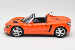 Opel Speedster Orange Maisto 1:18 31615 Diecast — photo 4 of 8
