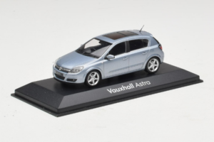 Opel Astra H Blue Metallic Minichamps 1:43 ASTRA004 Diecast — photo 2 of 4