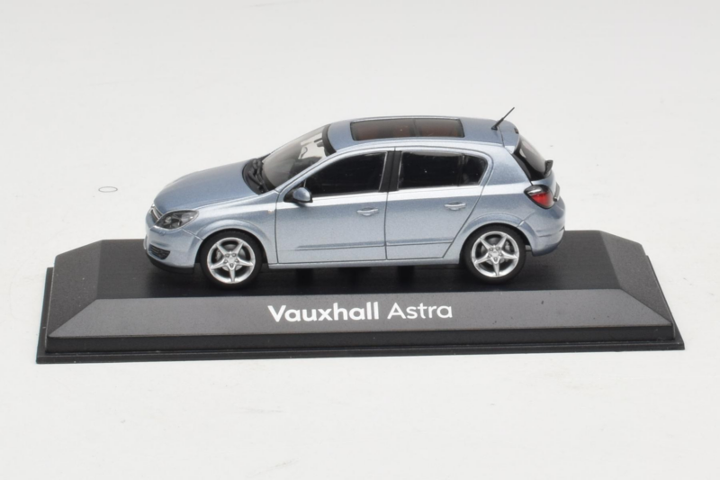 Opel Astra H Blue Metallic Minichamps 1:43 ASTRA004 Diecast