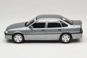 Opel Vectra A 2000 16V Dark Grey MCG 1:18 MCG18462 Diecast — photo 3 of 6