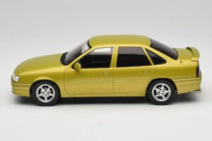 Opel Vectra A 2000 16V Yellow MCG 1:18 MCG18463 Diecast — photo 3 of 6