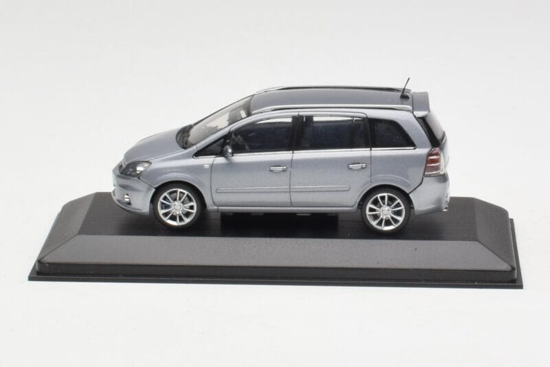 Opel Zafira A OPC Light Blue Metallic Minichamps 1:43 ZAFIRA001 Diecast